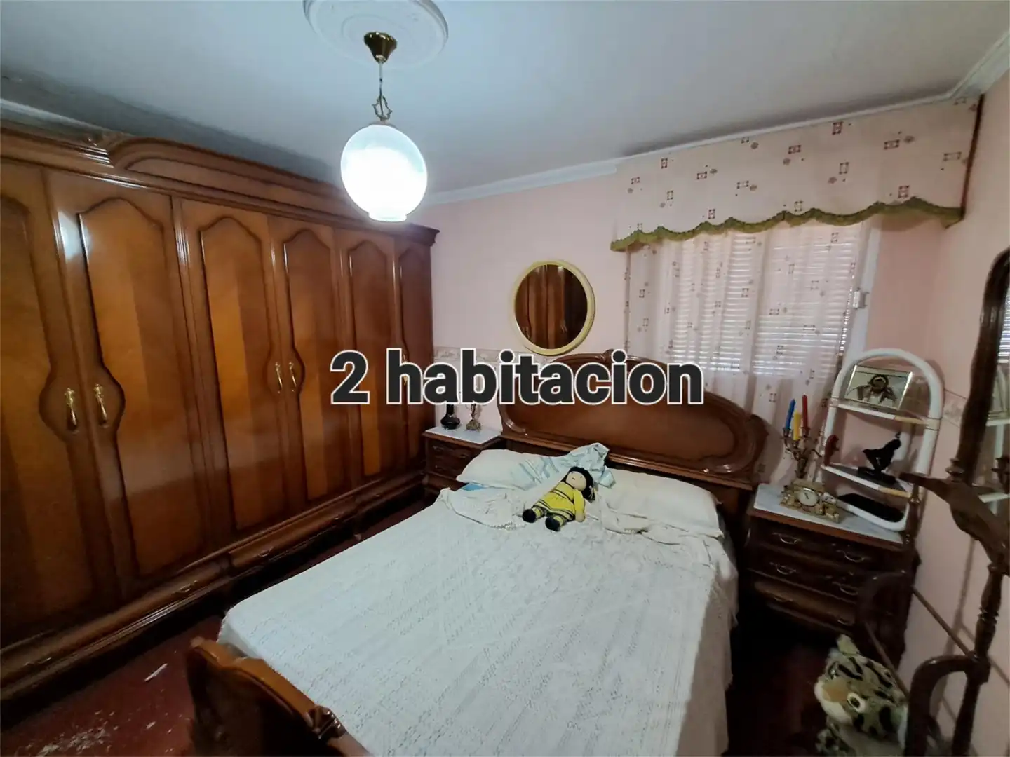 Habitación de Casa adosada en venta en Las Cabezas de San Juan con Aire acondicionado, Calefacción y Jardín privado