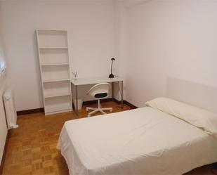 Bedroom of Flat to share in  Pamplona / Iruña  with Balcony