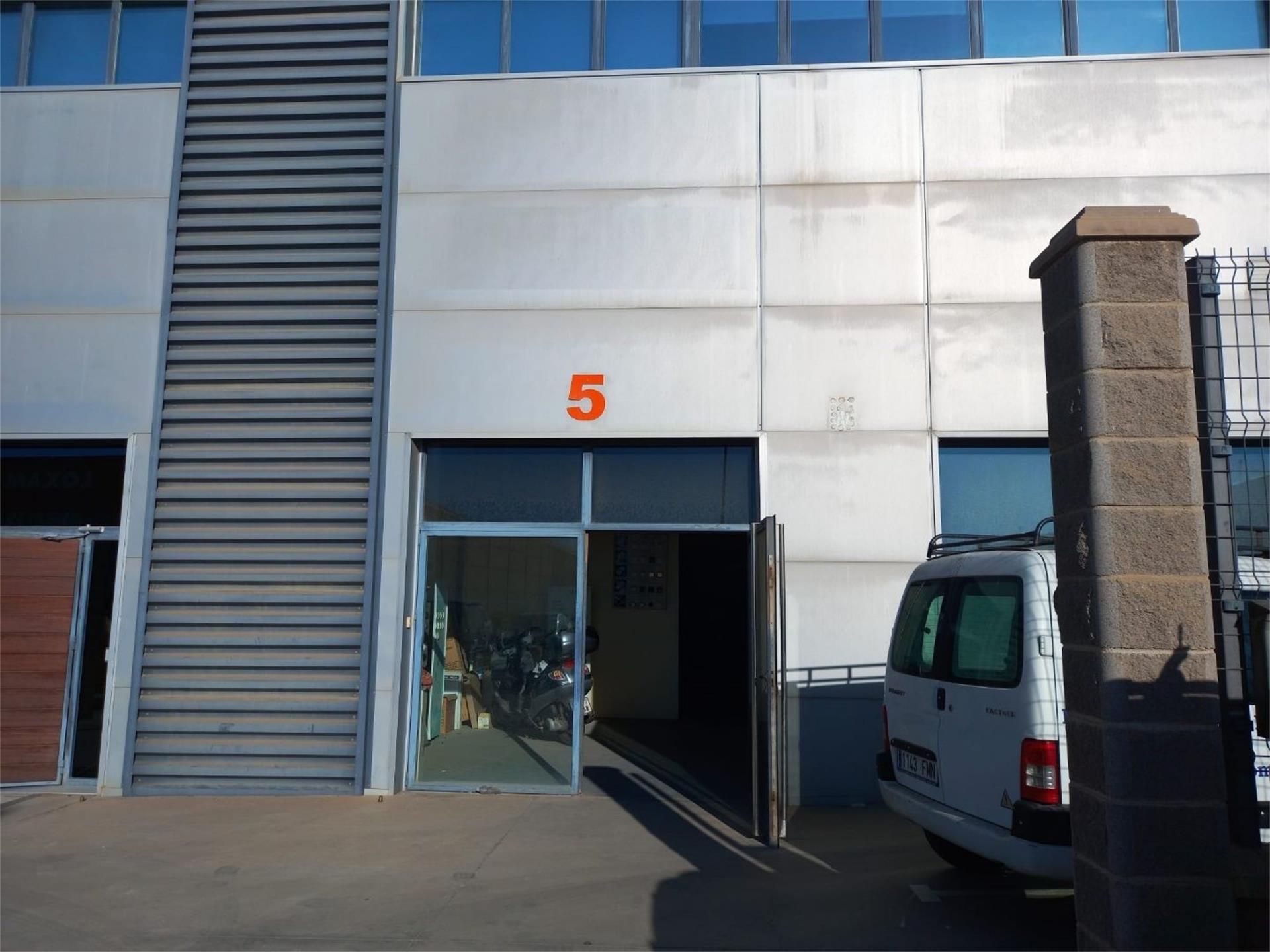 Nave industrial en venta en  Almería Capital con Aire acondicionado, Calefacción y Parquet