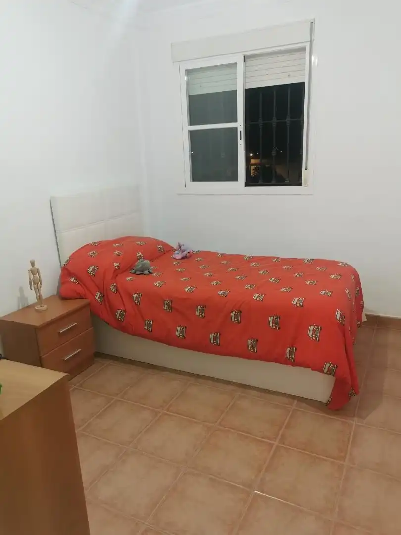 Piso de alquiler en Calle Montelirio, 10, Centro - Doña Mercedes Habitación de Piso de alquiler en Dos Hermanas con Aire acondicionado, Jardín privado y Amueblado