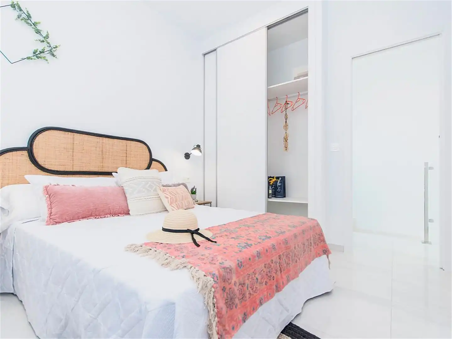 Dormitori de Casa o xalet en venda en Orihuela amb Aire condicionat, Jardí privat i Terrassa