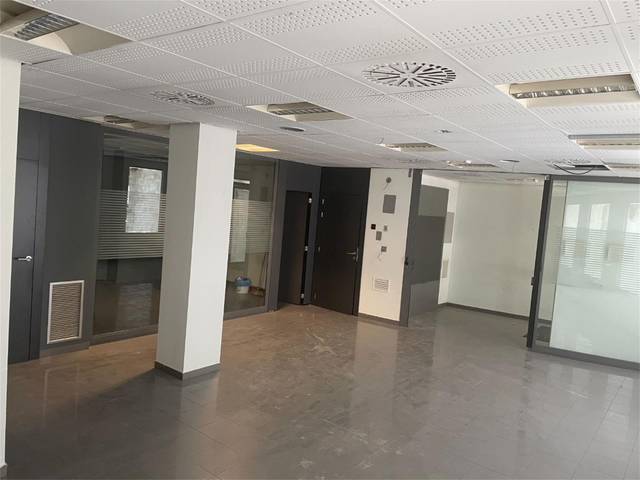 Local comercial en Alquiler en Avenida de Andalucía, 4 en Peal de Becerro