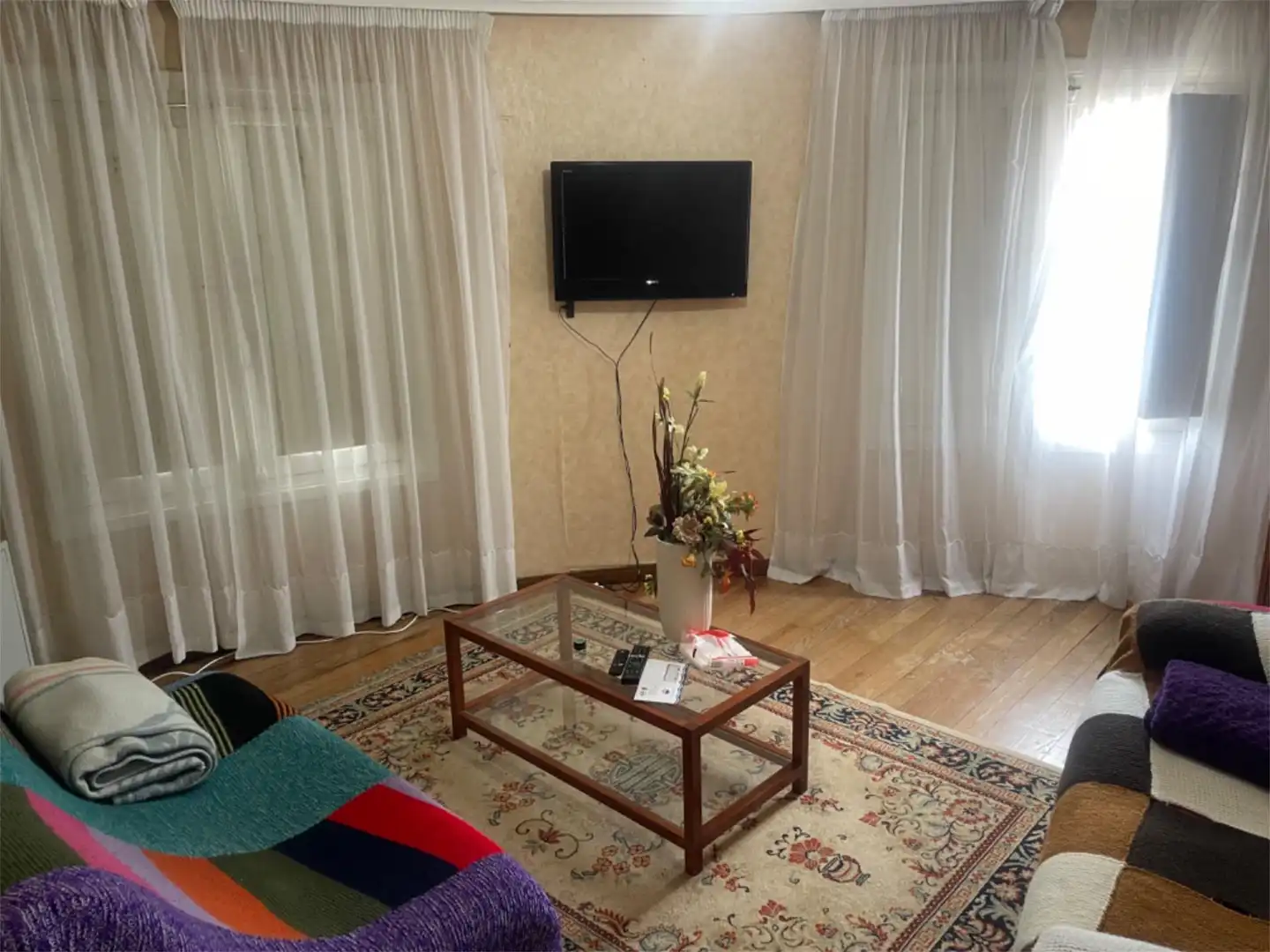 Wohnzimmer von Wohnung zur untervermieten in Legazpi mit Parkett, Möbliert und Waschmaschine