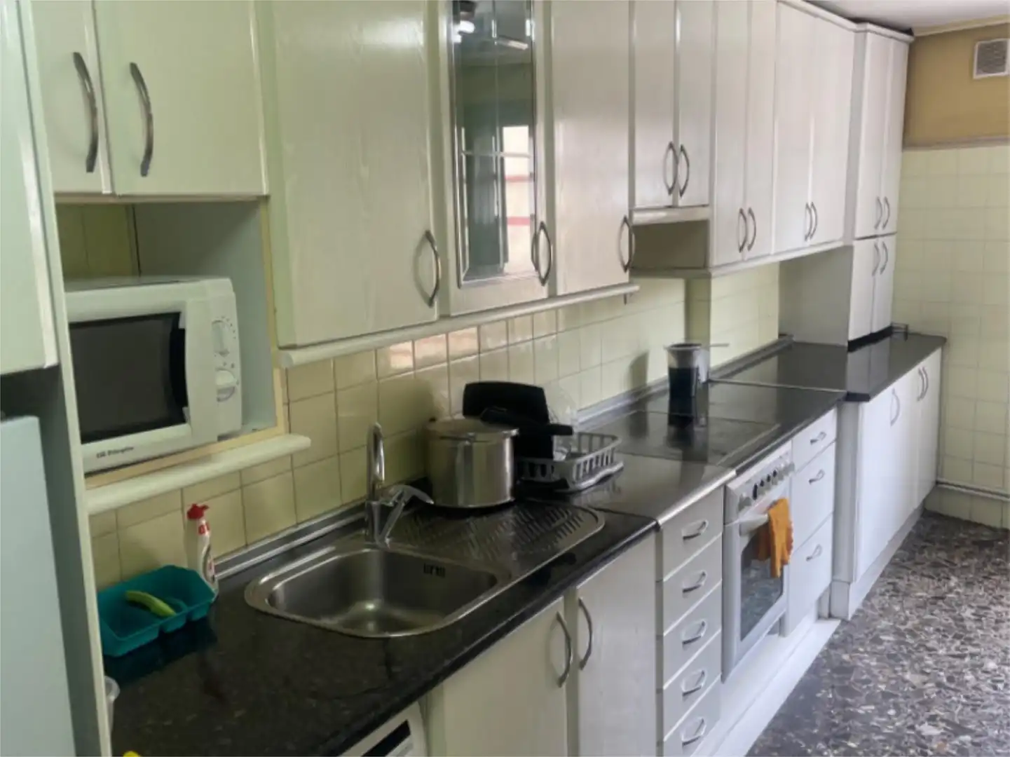 Küche von Wohnung zur untervermieten in Legazpi mit Parkett, Möbliert und Waschmaschine