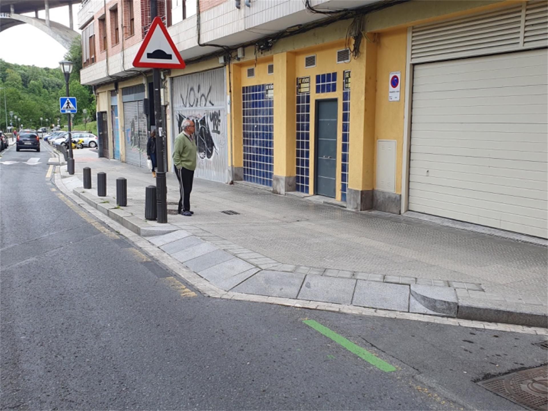 Vista exterior de Traster en venda en Bilbao 