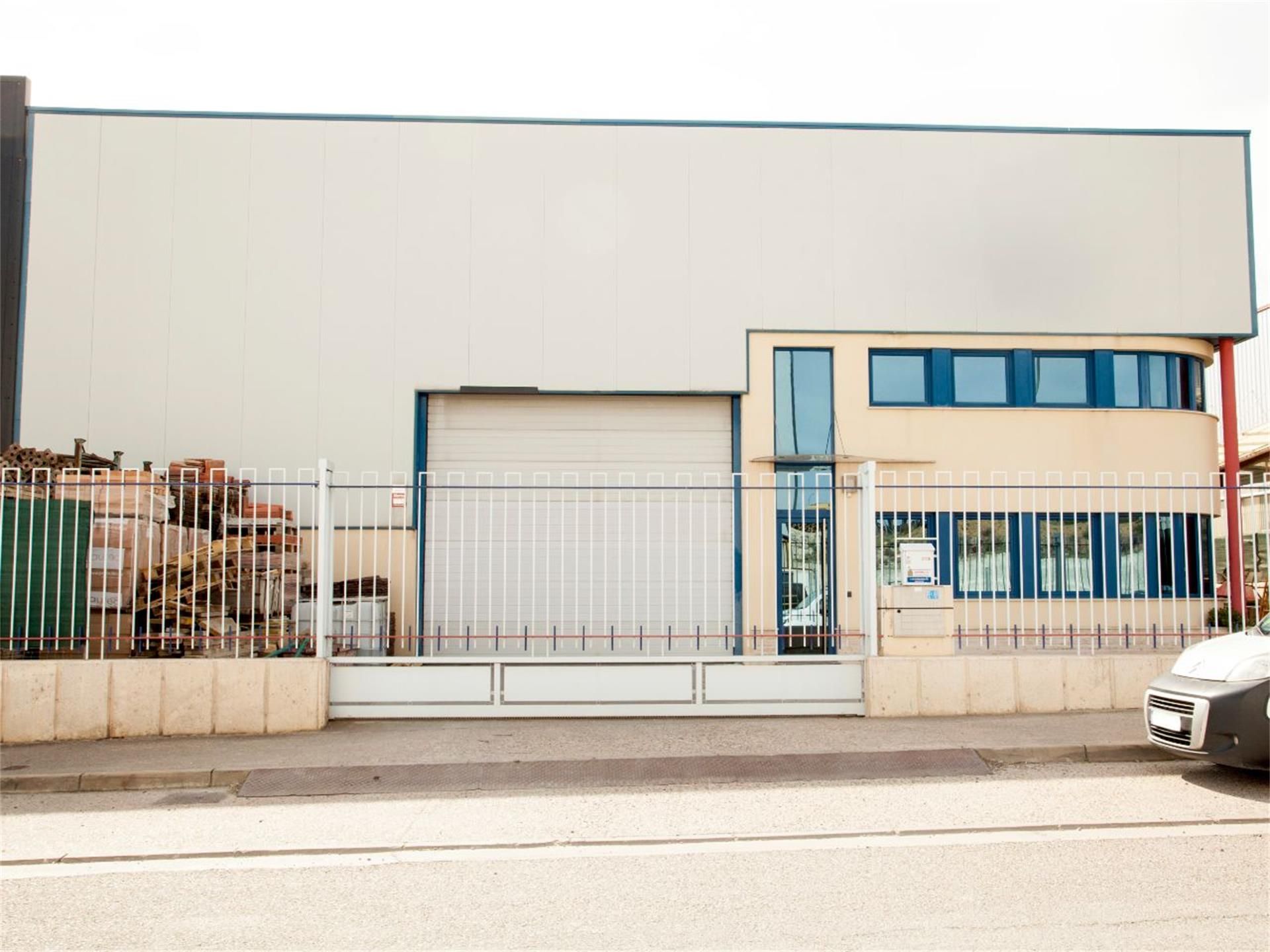 Vista exterior de Nau industrial en venda en Palencia Capital amb Aire condicionat i Calefacció