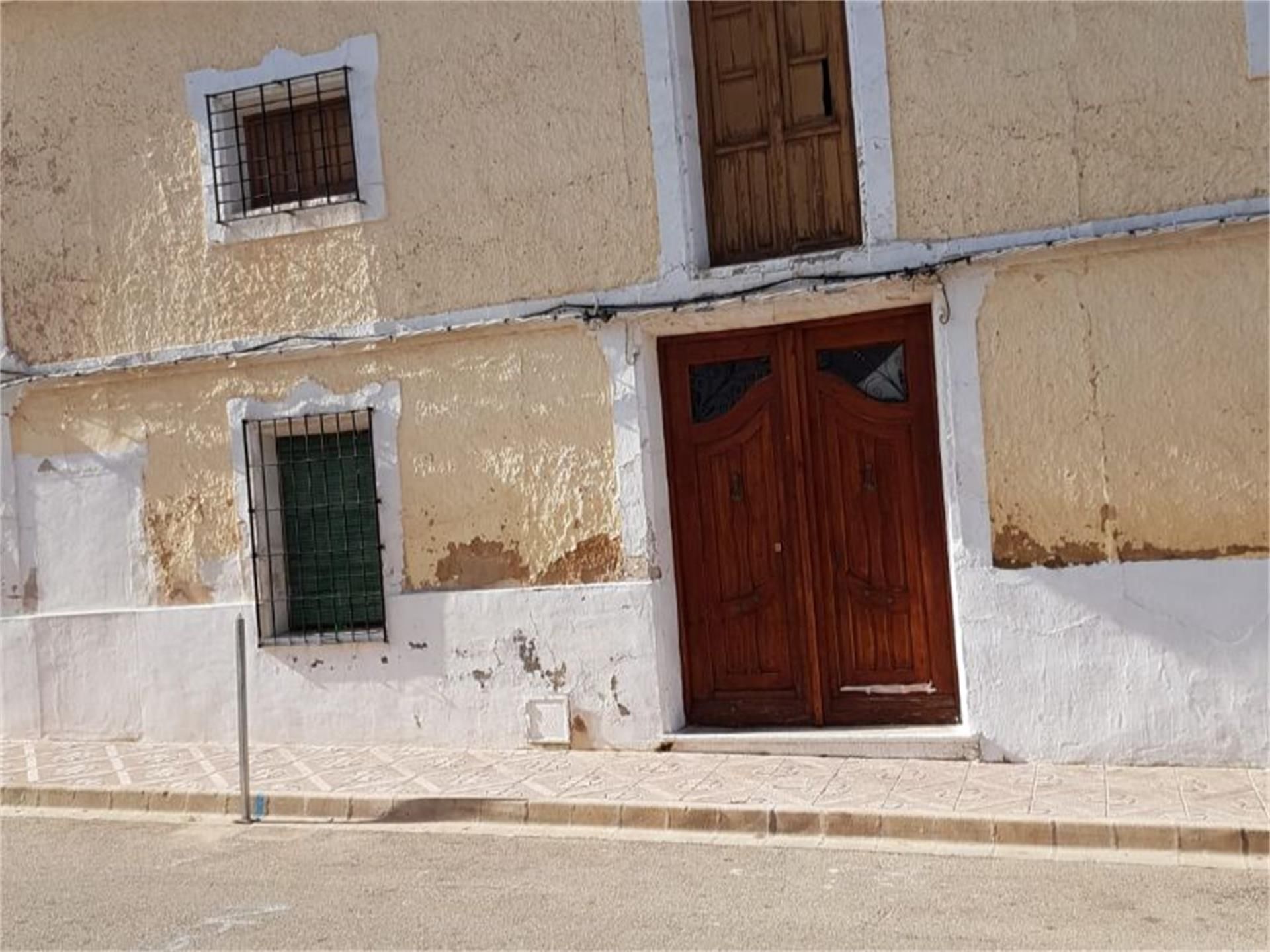 Exterior view of Flat for sale in Montealegre del Castillo  with Furnished