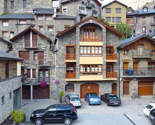 Vista exterior de Casa adosada en venda en Llavorsí amb Balcó