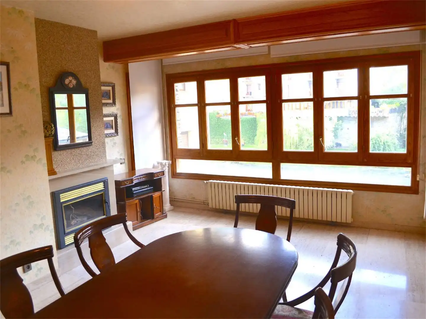 Flat for sale in Carrer de Santa Anna, 26, Llavorsí Dining room of Flat for sale in Llavorsí with Heating, Parquet flooring and Furnished