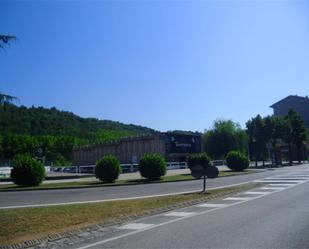 Vista exterior de Nau industrial en venda en Olot