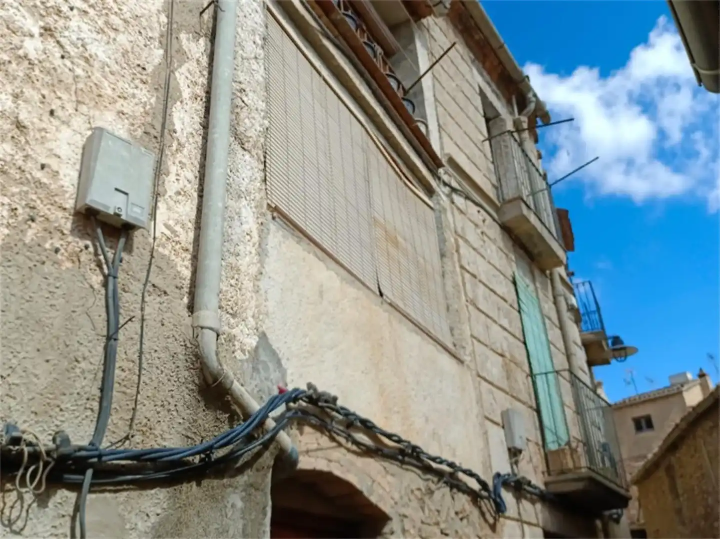 Casa adosada en venta en Carrer de la Cendra, 16, Tàrrega Vista exterior de Casa adosada en venta en Tàrrega con Balcón