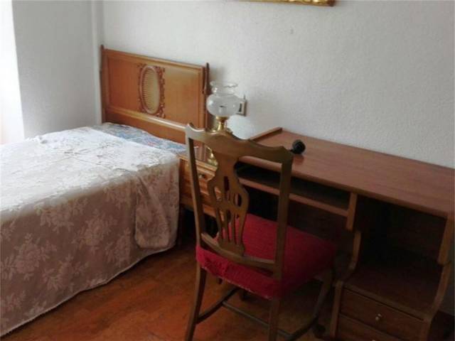 Piso en Venta en Carrer de Santa Cruz de Teijeiro, 7A en Parque Geólogo José Royo Gómez