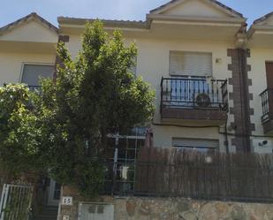 Vista exterior de Casa o xalet en venda en Guadalix de la Sierra amb Aire condicionat, Terrassa i Balcó