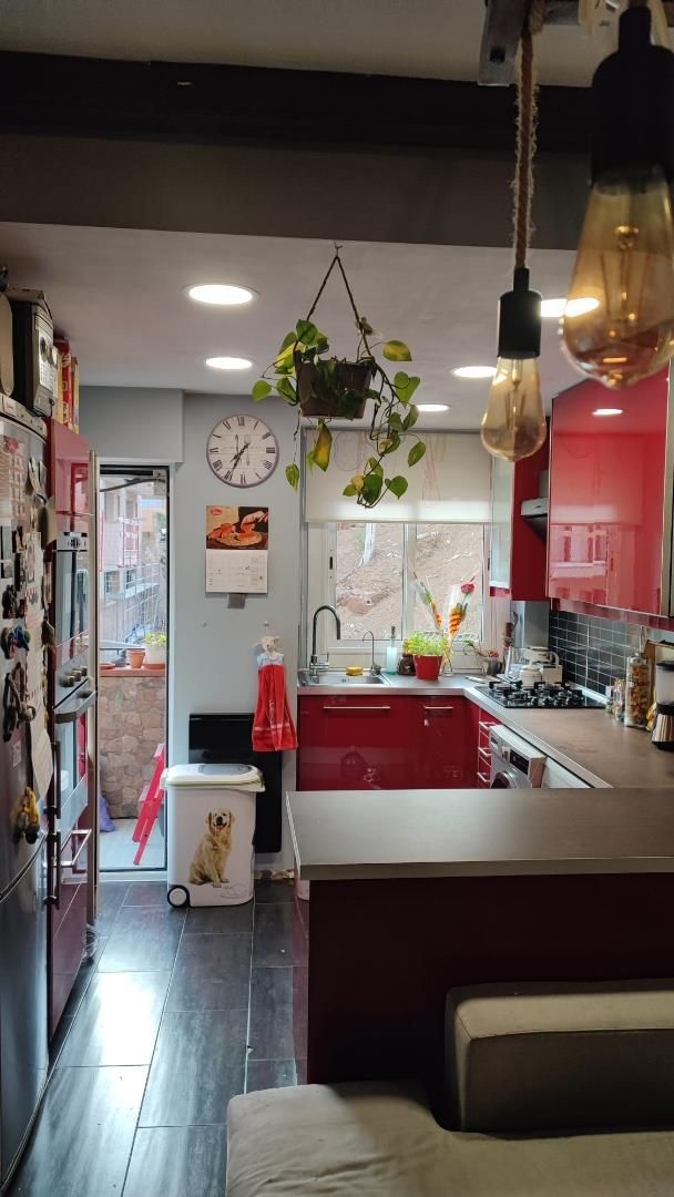 Kitchen of Flat to share in  Barcelona Capital  with Air Conditioner, Heating and Parquet flooring