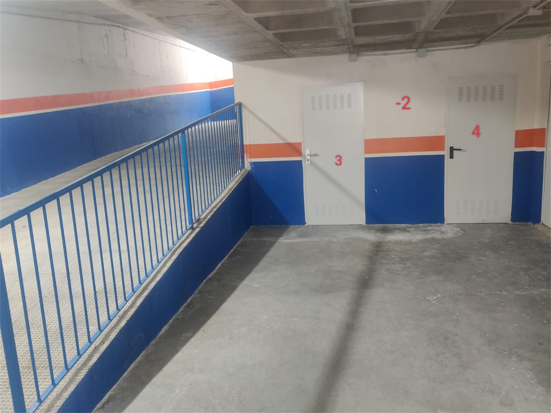 Parking of Box room to rent in Lorca