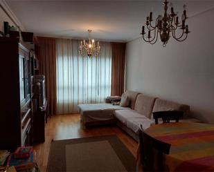 Living room of Flat for sale in Burgos Capital  with Heating, Parquet flooring and Storage room