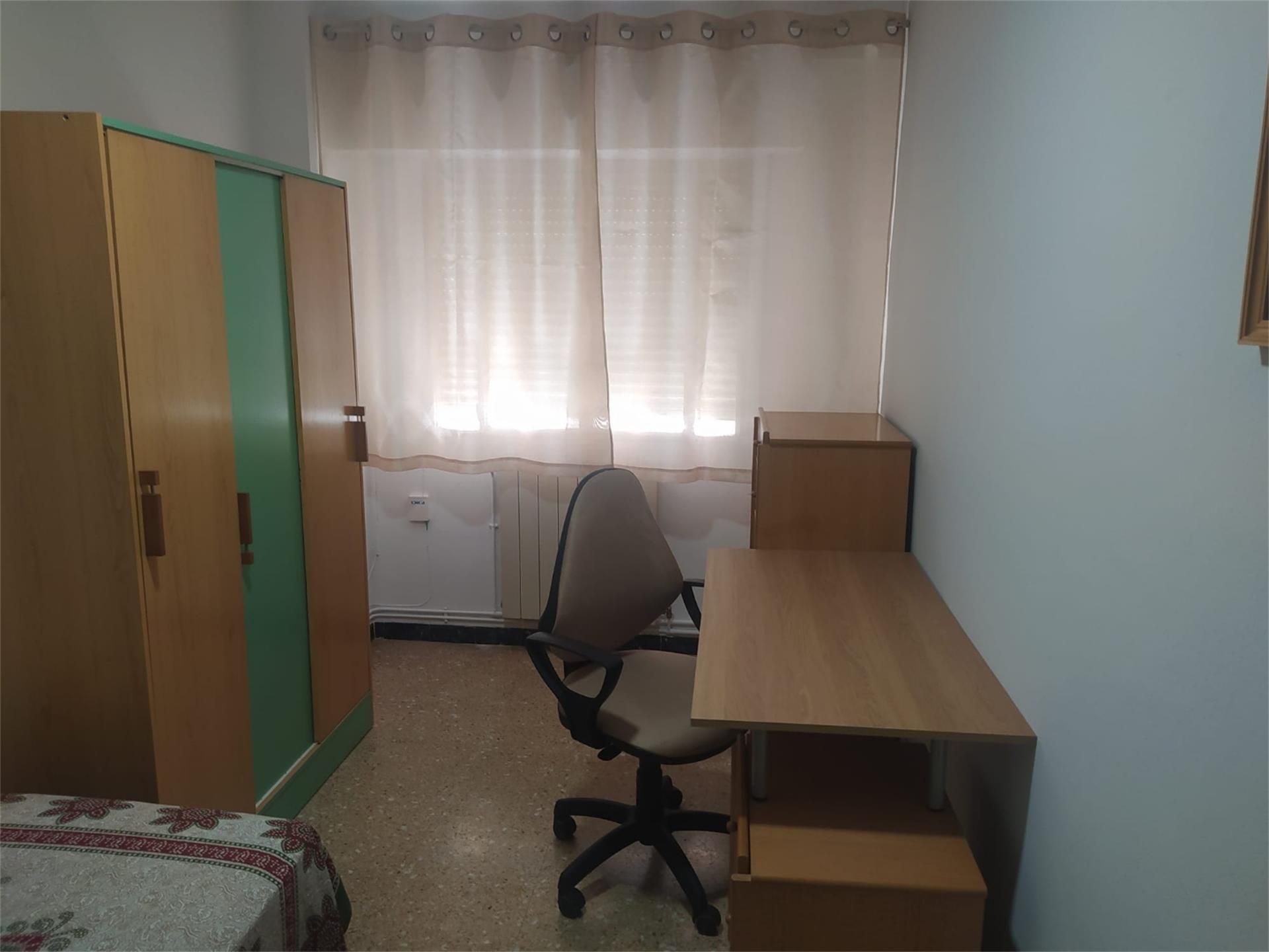 Bedroom of Flat to rent in  Zaragoza Capital  with Air Conditioner, Heating and Terrace
