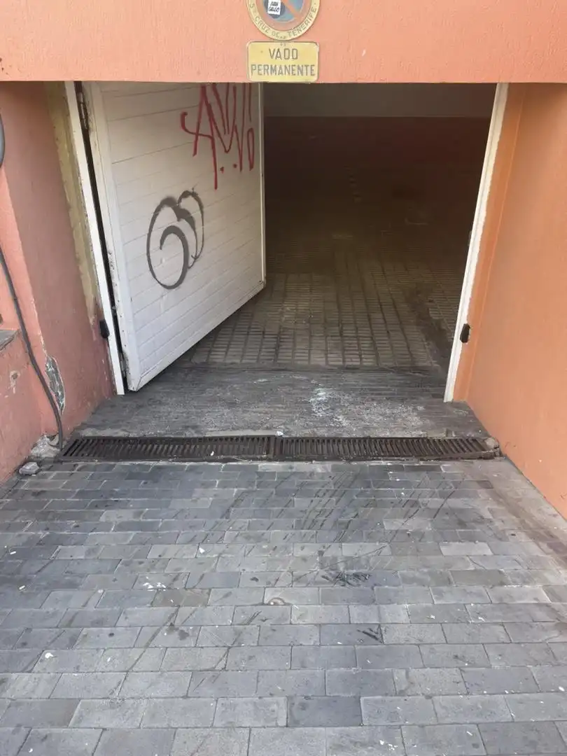 Garaje de alquiler en Avenida Ángel Romero, 119, Villa Ascensión - El Perú - Cruz del Señor Parking de Garaje de alquiler en Santa Cruz de Tenerife