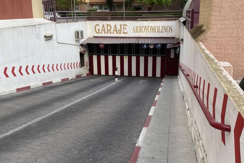 Garage for sale in Paseo de Arroyomolinos, 27, Suroeste - Zona Hospital, Móstoles - image 1 Photo 1 of Garage for sale in Paseo de Arroyomolinos, 27, Suroeste - Zona Hospital, Móstoles