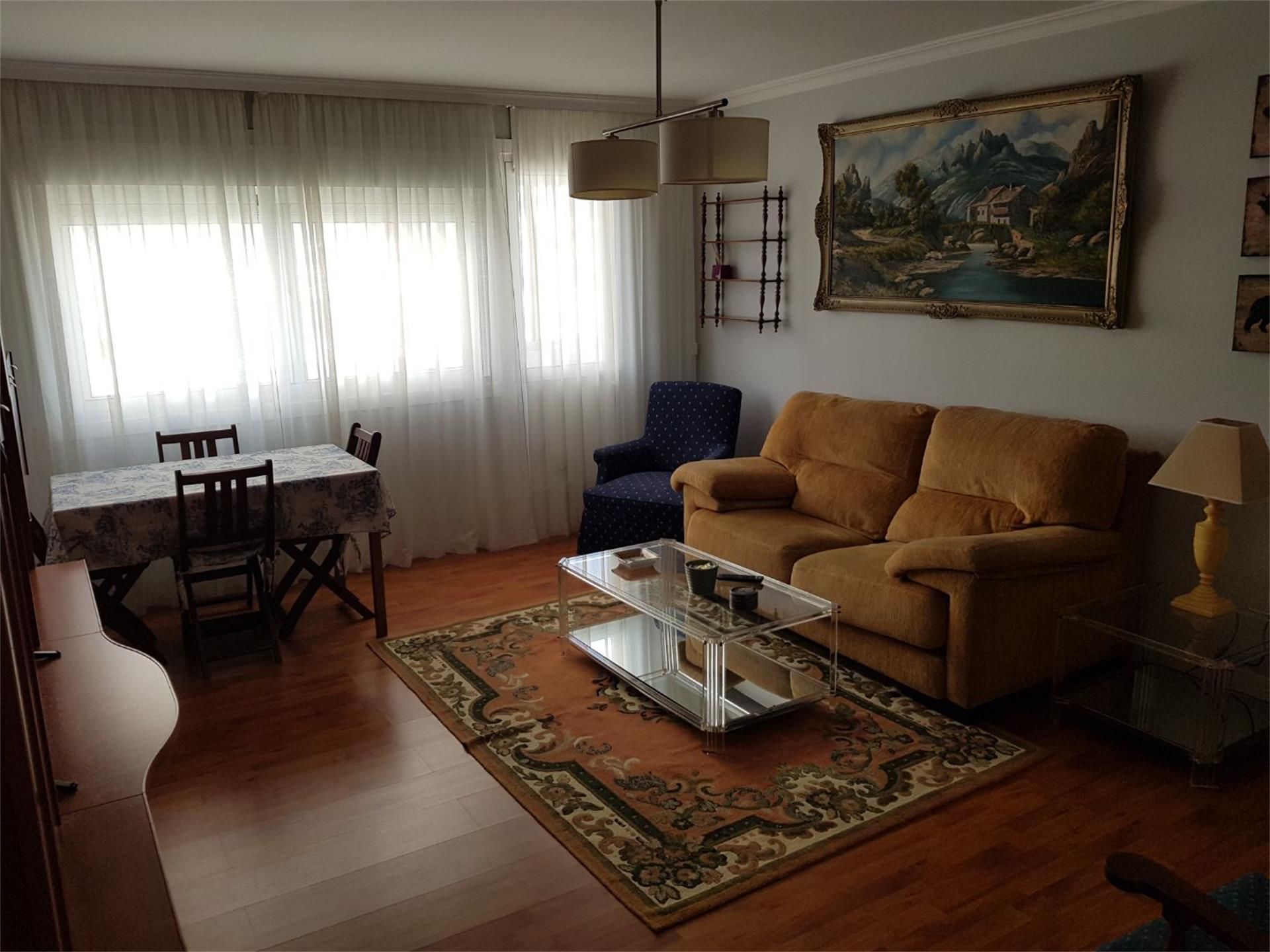 Sala d'estar de Pis en venda en Pontevedra Capital  amb Calefacció, Parquet i Terrassa