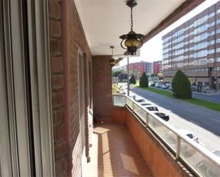 Vista exterior de Pis de lloguer en Burgos Capital amb Terrassa i Balcó