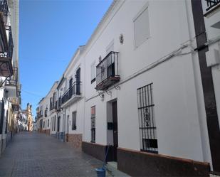 Vista exterior de Casa adosada en venda en Hinojos amb Terrassa i Balcó