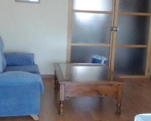 Living room of Flat for sale in  Sevilla Capital  with Air Conditioner, Heating and Parquet flooring