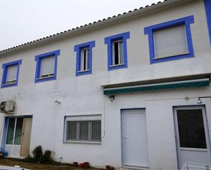 Exterior view of House or chalet for sale in Los Pozuelos de Calatrava    with Air Conditioner, Terrace and Swimming Pool