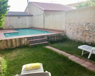 Piscina de Casa o xalet en venda en Santa María la Real de Nieva amb Piscina