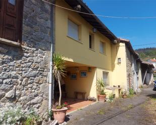 Vista exterior de Casa o xalet en venda en Villaviciosa