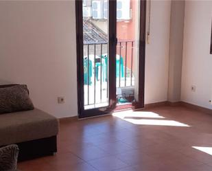 Sala d'estar de Pis en venda en Torrecaballeros amb Terrassa i Balcó