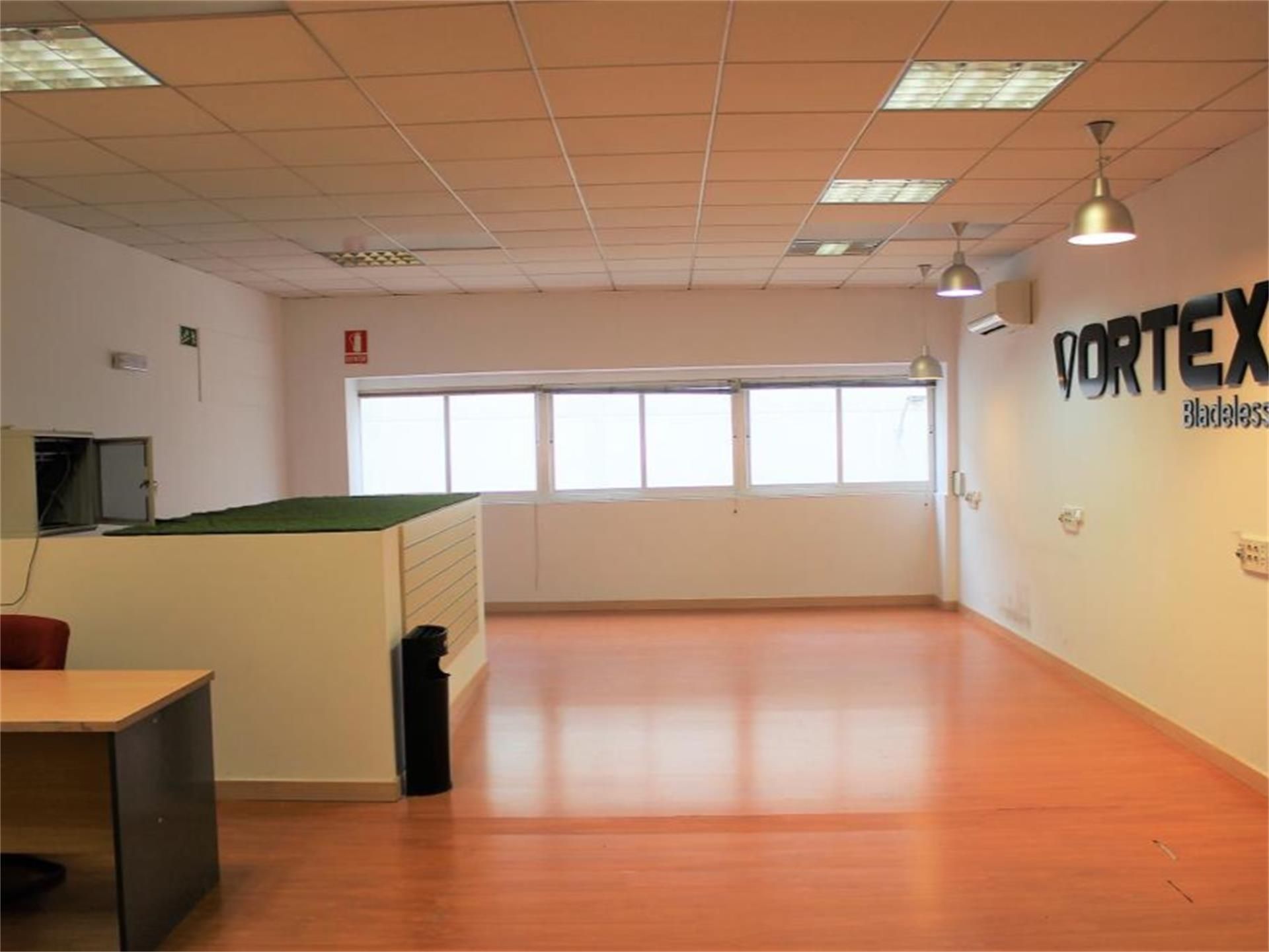 Nau industrial en venda en Las Rozas de Madrid amb Aire condicionat, Calefacció i Moblat