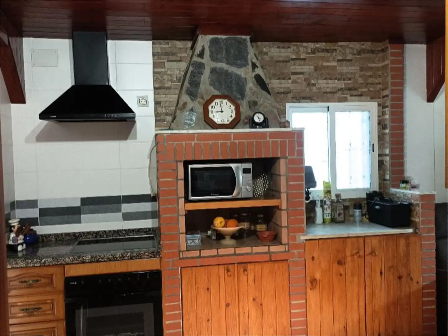 Houses for sale in Calle San Vicente, 19, El Higuerón Kitchen of Houses for sale in Córdoba with Air Conditioner, Heating and Private garden