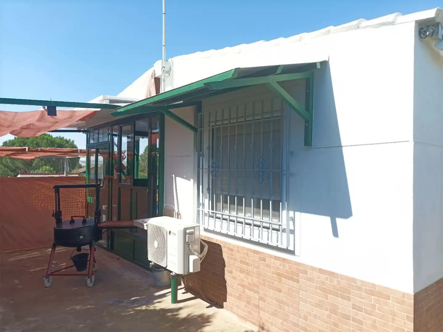 Houses for sale in Calle San Vicente, 19, El Higuerón Exterior view of Houses for sale in Córdoba with Air Conditioner, Heating and Private garden