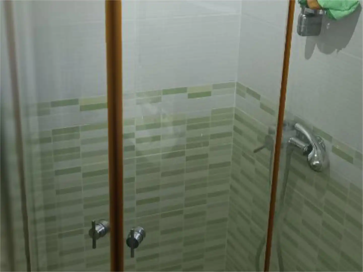 Houses for sale in Calle San Vicente, 19, El Higuerón Bathroom of Houses for sale in Córdoba with Air Conditioner, Heating and Private garden