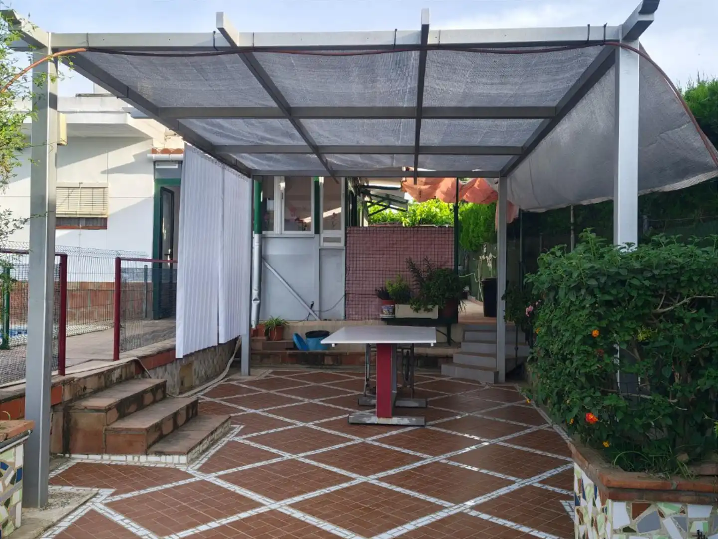 Houses for sale in Calle San Vicente, 19, El Higuerón Terrace of Houses for sale in Córdoba with Air Conditioner, Heating and Private garden