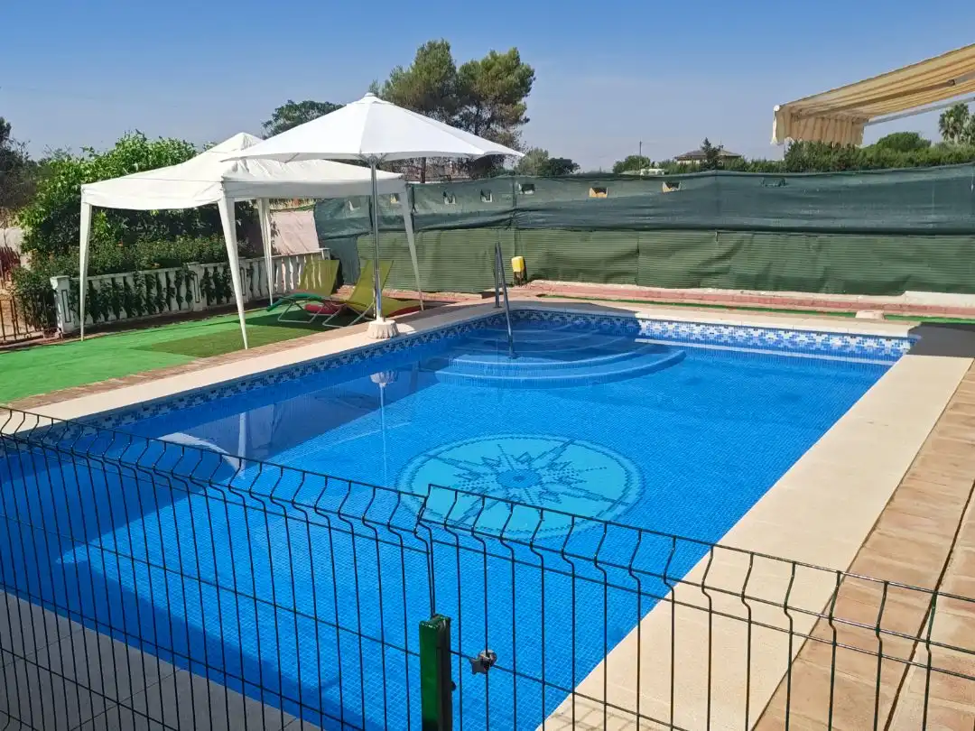 Pis en venda a Calle San Vicente, 19, El Higuerón Piscina de Pis en venda en Córdoba amb Aire condicionat, Calefacció i Jardí privat