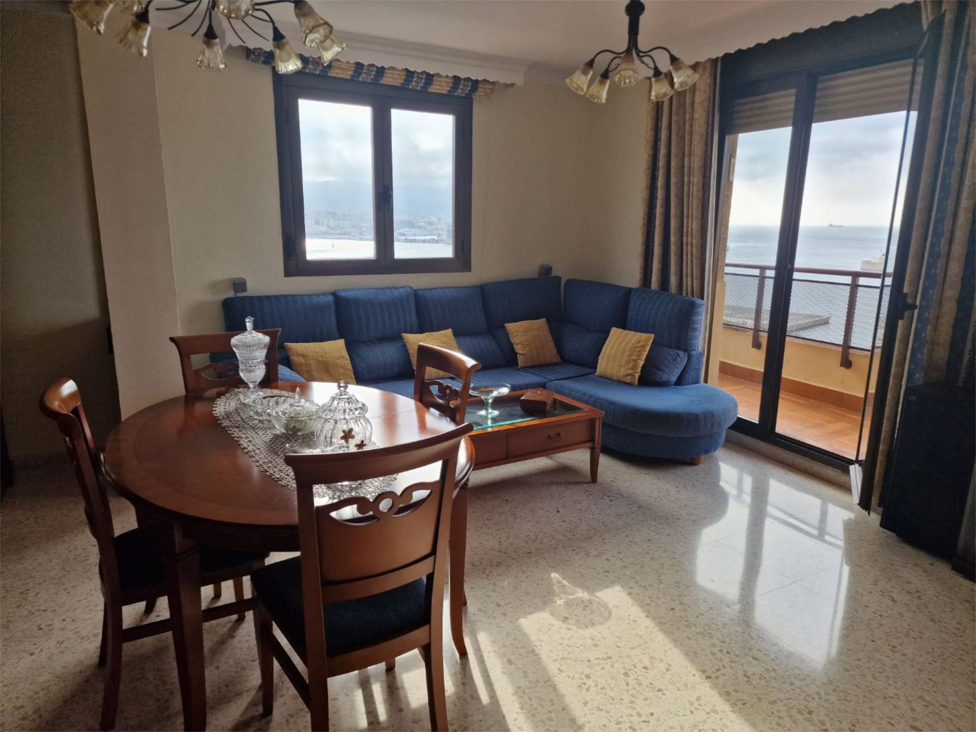 Pis en venda a Paseo de la Marina Española, 90, Centro Sala d'estar de Pis en venda en Ceuta Capital amb Terrassa, Traster i Aparcament comunitari