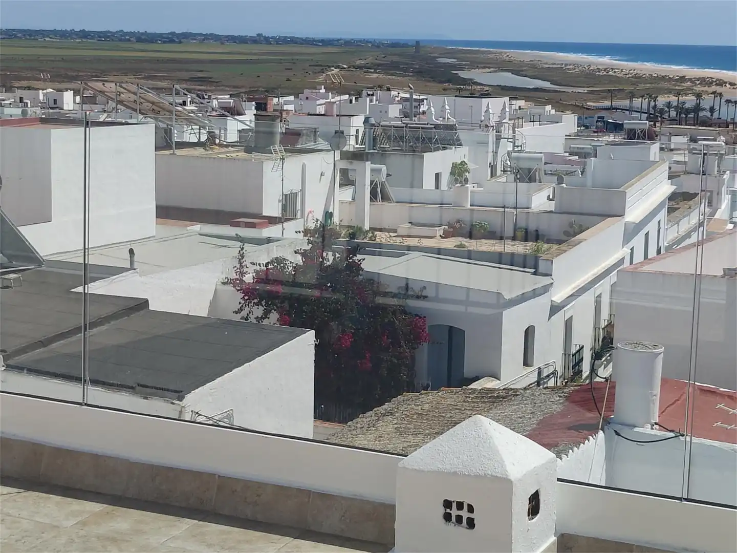 Zimmer in Calle Alta, 6, Conil Außenansicht von Wohnung zur untervermieten in Conil de la Frontera mit Terrasse, Möbliert und Ofen