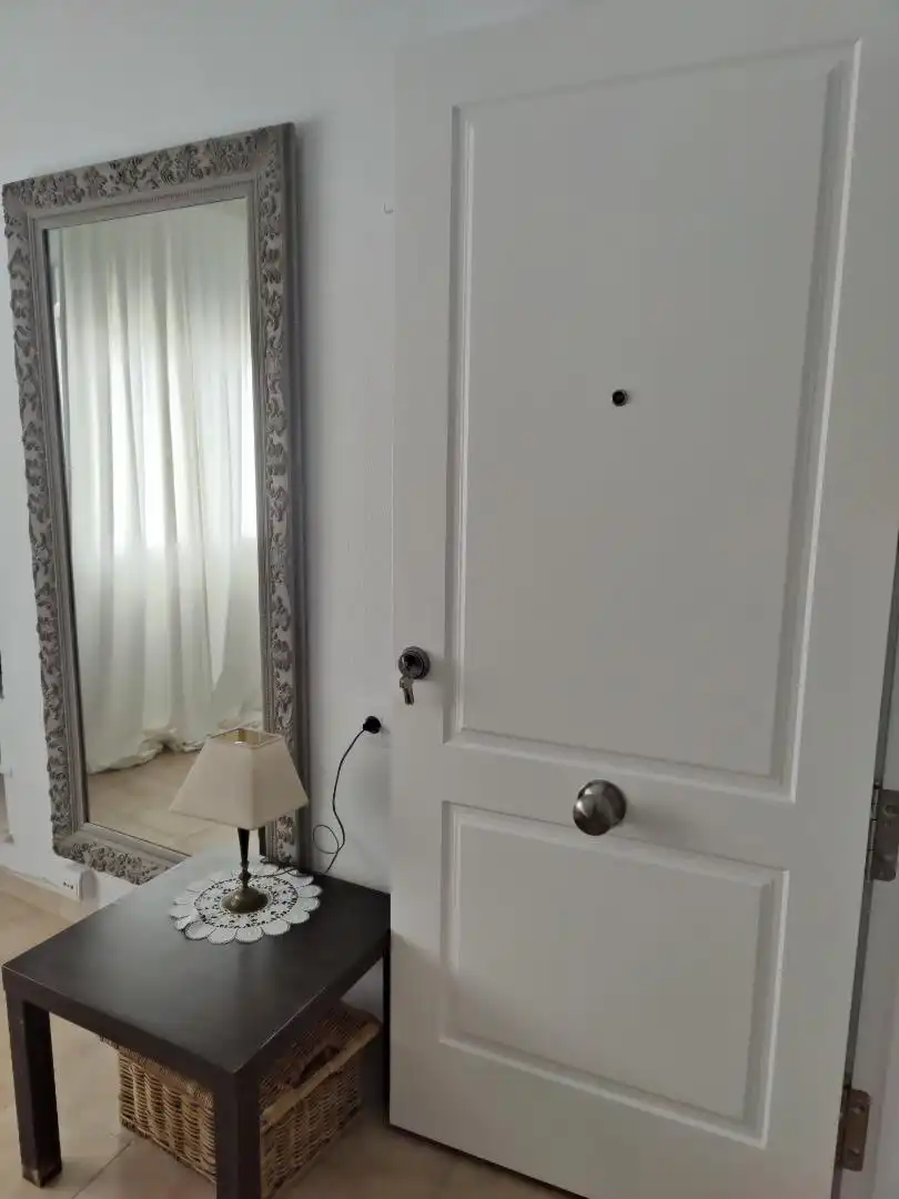 Zimmer in Calle Alta, 6, Conil Schlafzimmer von Wohnung zur untervermieten in Conil de la Frontera mit Terrasse, Möbliert und Ofen