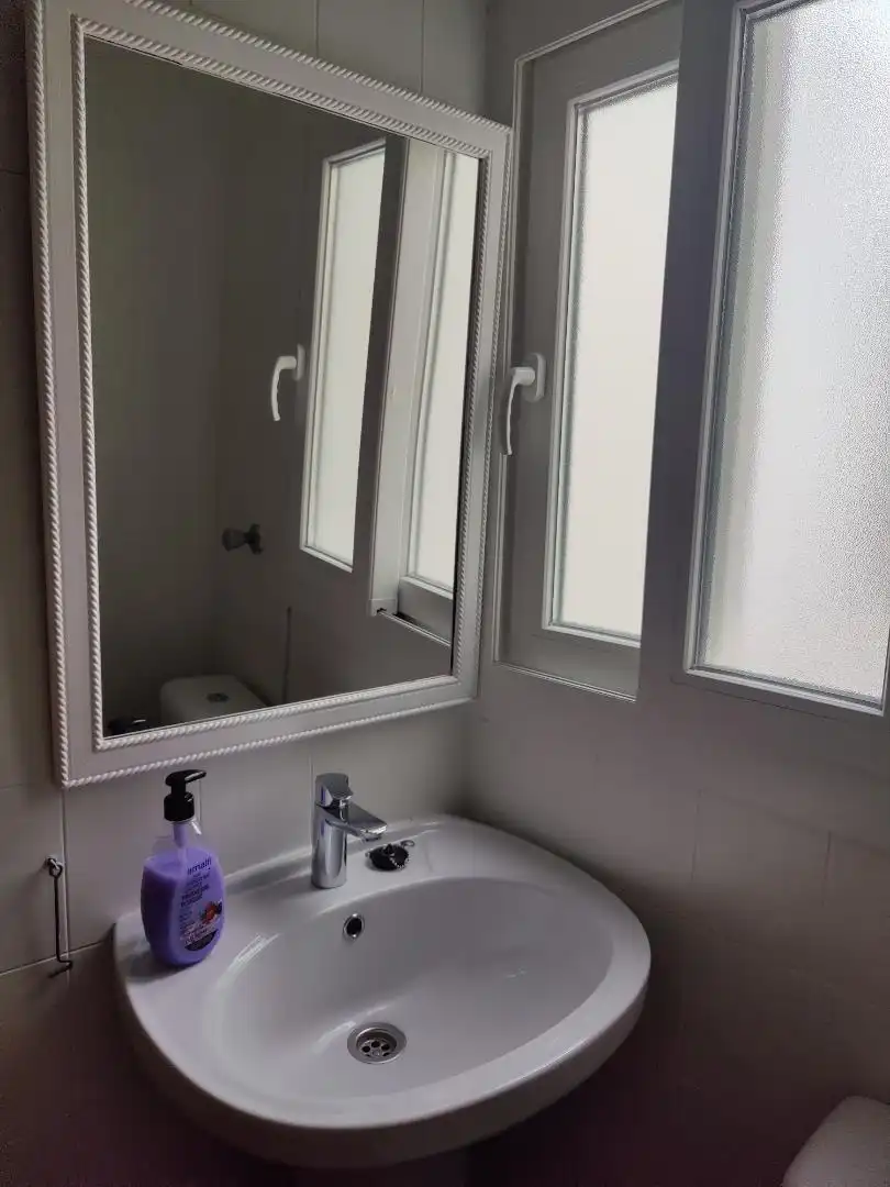 Zimmer in Calle Alta, 6, Conil Badezimmer von Wohnung zur untervermieten in Conil de la Frontera mit Terrasse, Möbliert und Ofen