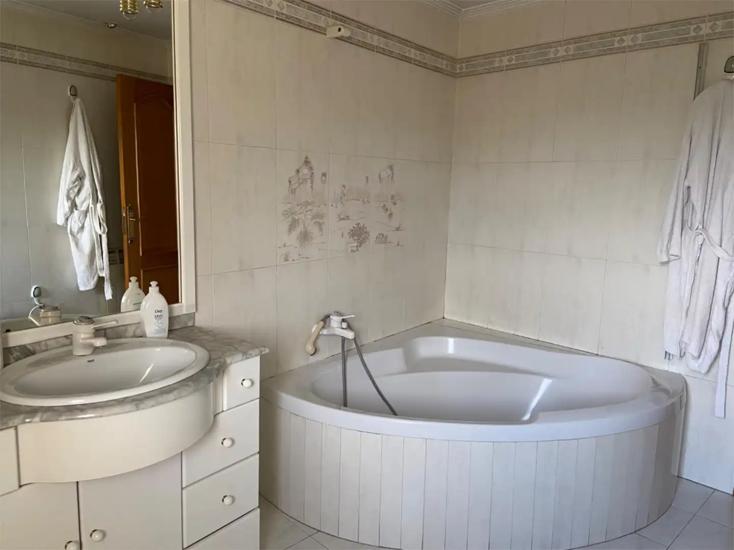 Casa o chalet en venta en Avenida el Bierzo, 10, Camponaraya Baño de Casa o chalet en venta en Camponaraya con Balcón