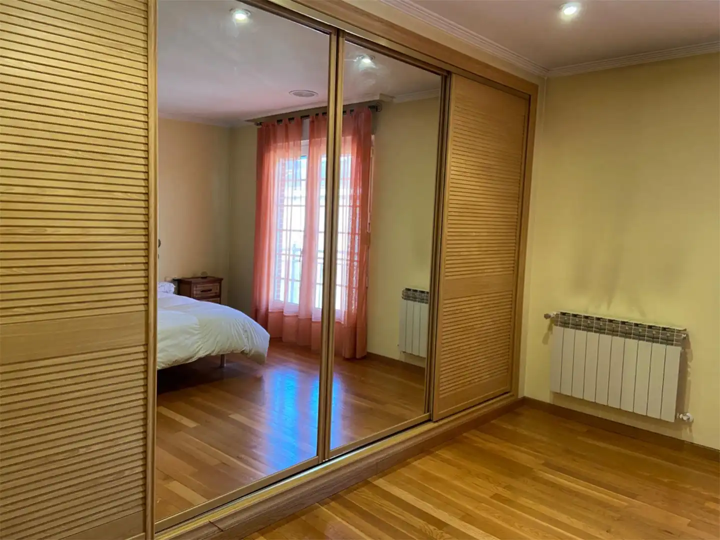 Casa o chalet en venta en Avenida el Bierzo, 10, Camponaraya Habitación de Casa o chalet en venta en Camponaraya con Balcón