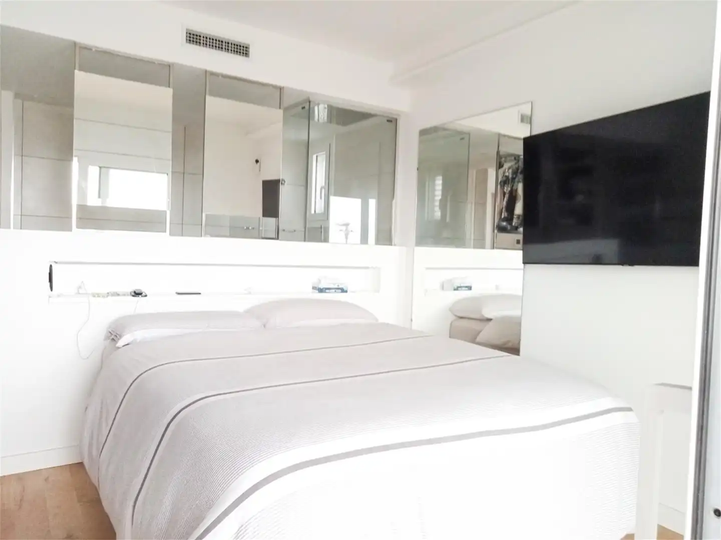 Flat for rent in Passeig de la Marina, 316, Castelldefels Bedroom of Flat for rent in Castelldefels with Air Conditioner, Terrace and Storage room