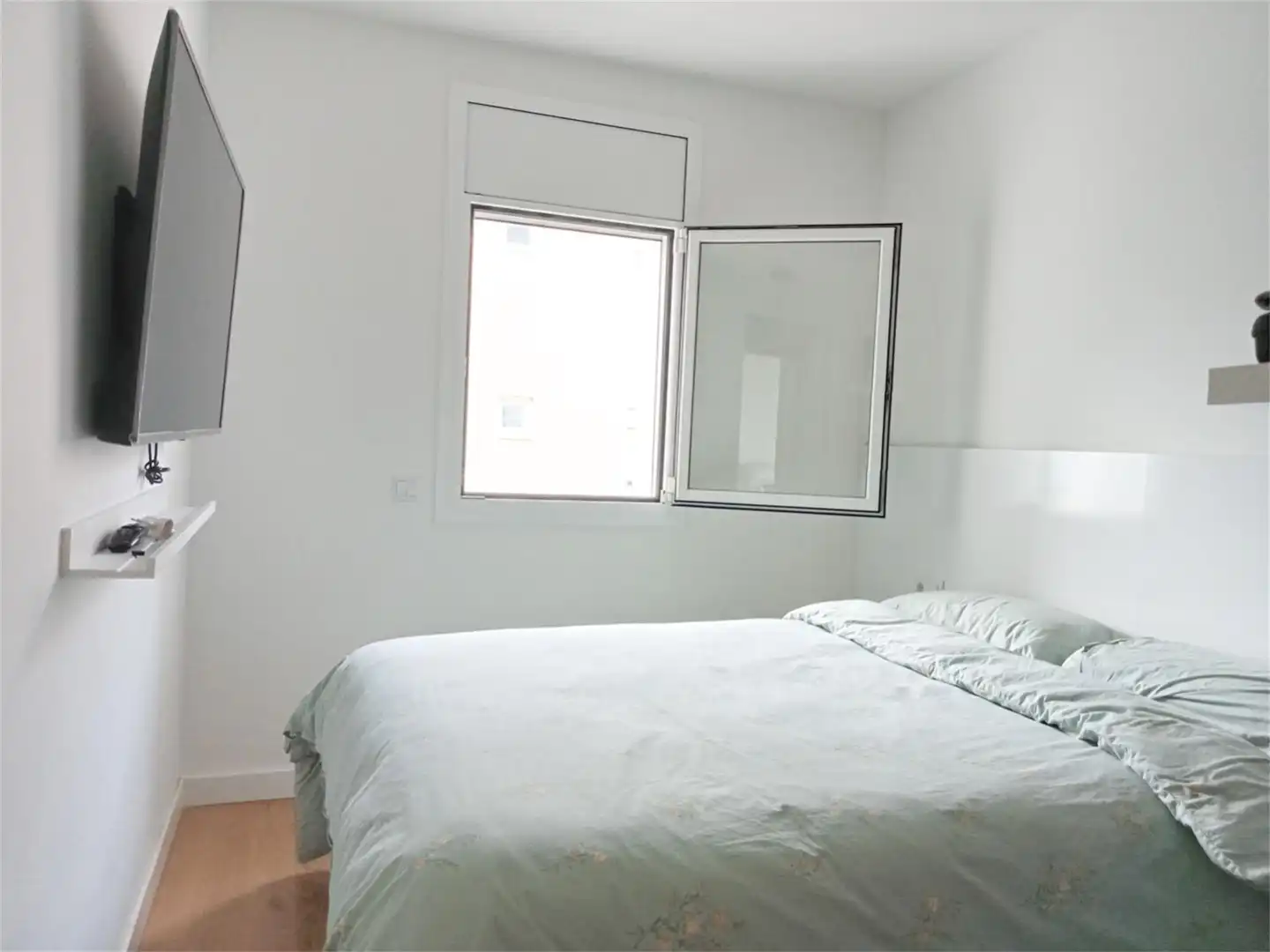 Flat for rent in Passeig de la Marina, 316, Castelldefels Bedroom of Flat for rent in Castelldefels with Air Conditioner, Terrace and Storage room