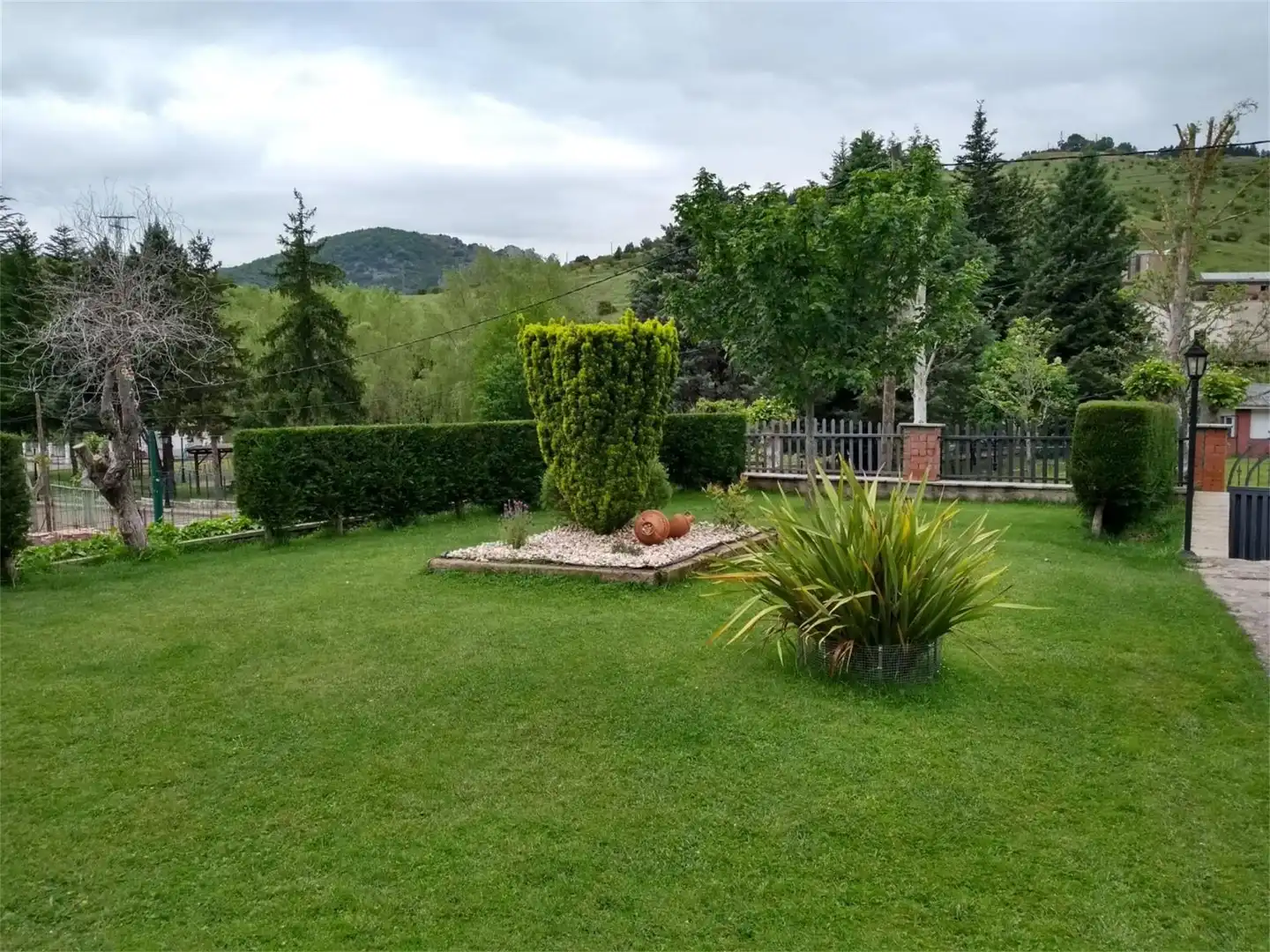 Casa o chalet en venta en Calle Parque Infantil, 28, Cistierna Jardín de Casa o chalet en venta en Cistierna con Terraza y Balcón