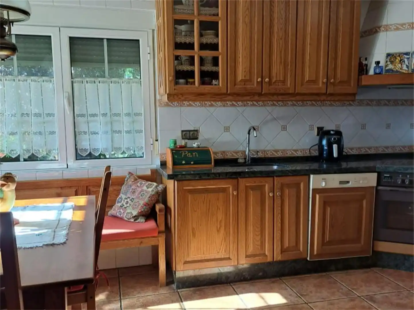 Casa o chalet en venta en Calle Parque Infantil, 28, Cistierna Cocina de Casa o chalet en venta en Cistierna con Terraza y Balcón