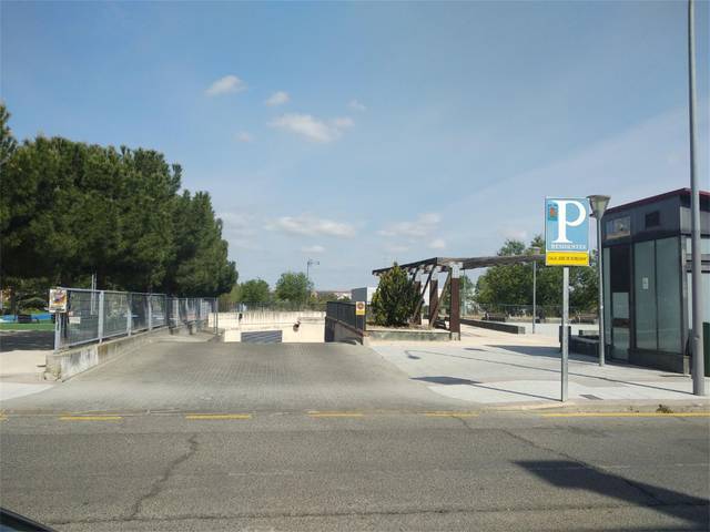 Garaje en Alquiler en Calle José de Echegaray, 2 en Prado Santo Domingo - Ensanche