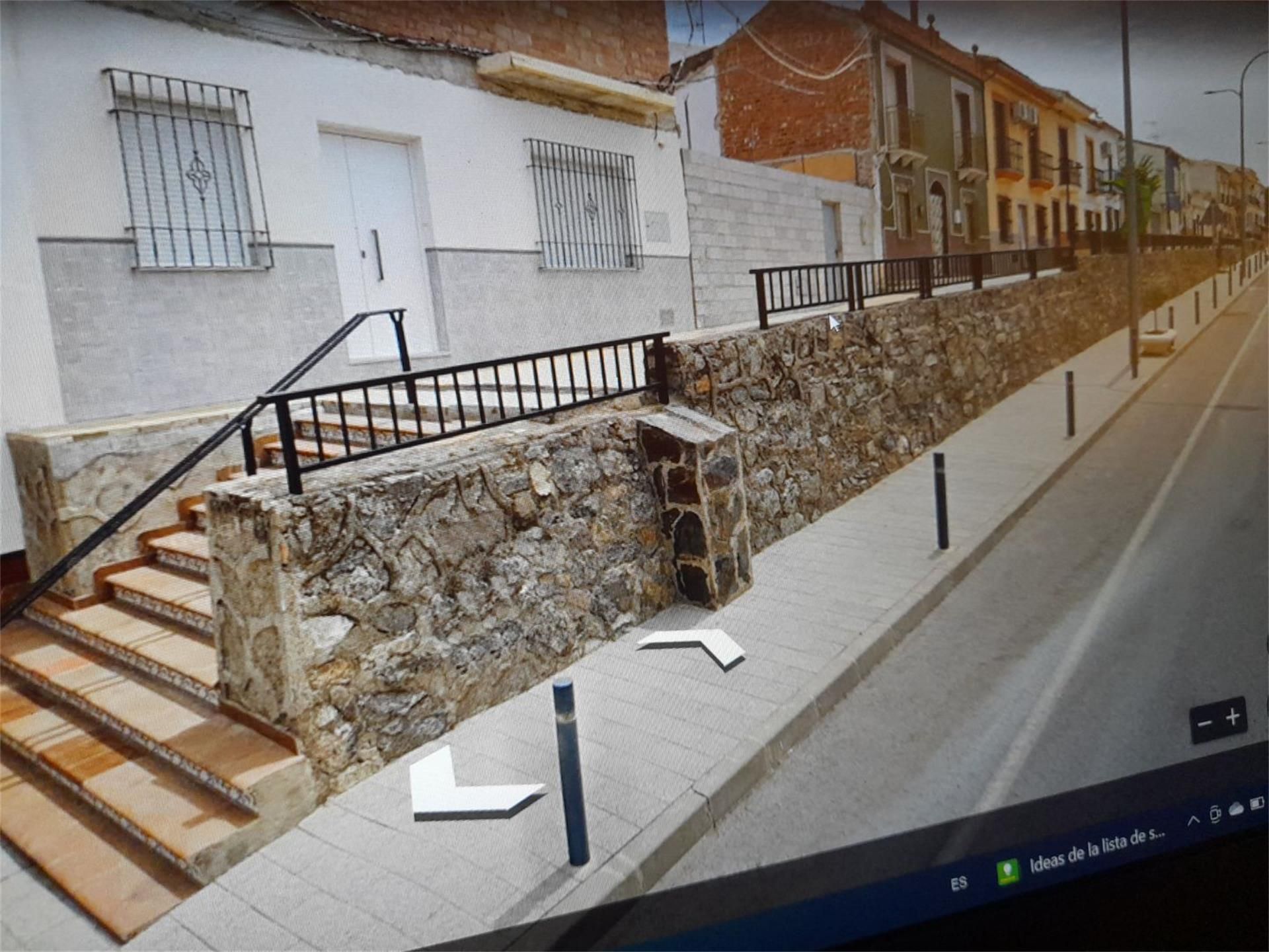 Vista exterior de Urbanitzable en venda en Lucena