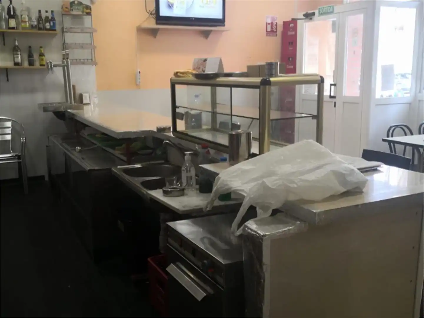 Cocina de Local de alquiler en El Prat de Llobregat con Amueblado